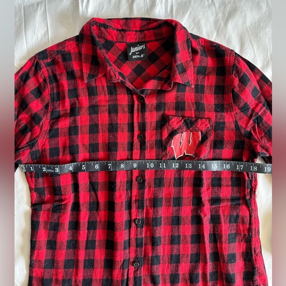 UW Badgers Flannel - Picture 10 of 12